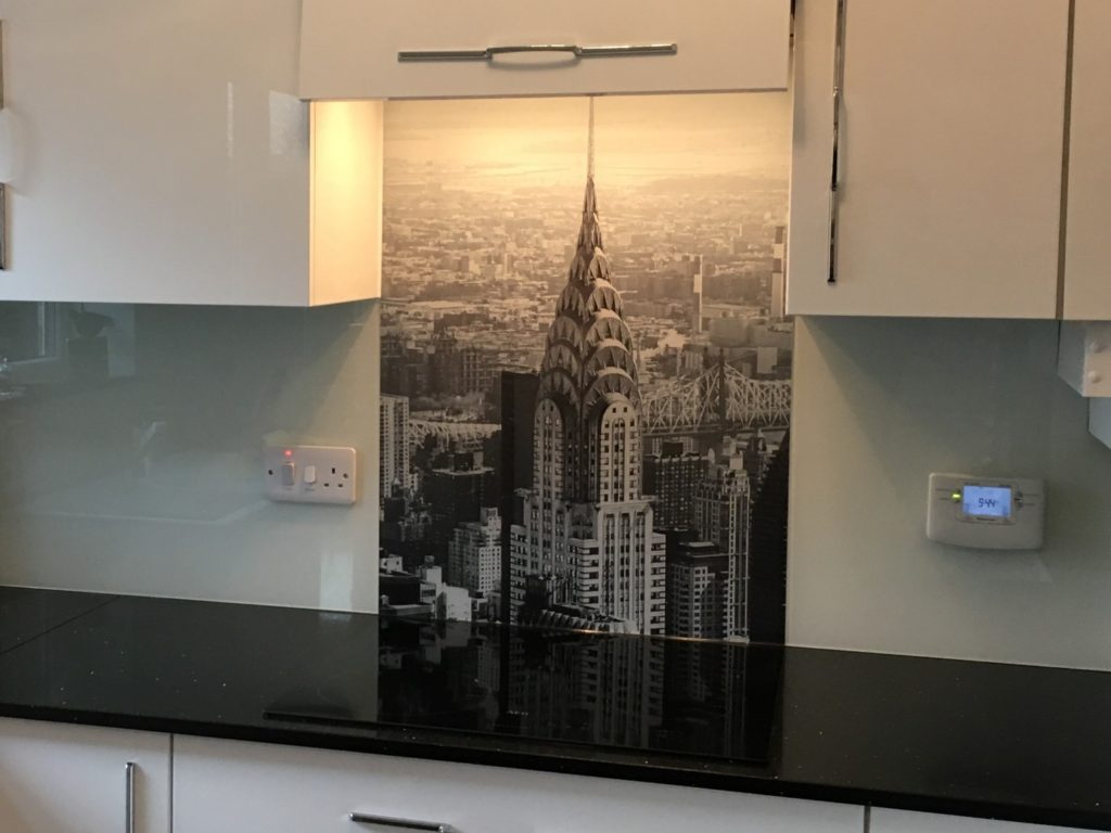 cream kitchen splashbac laminated glass splashback
